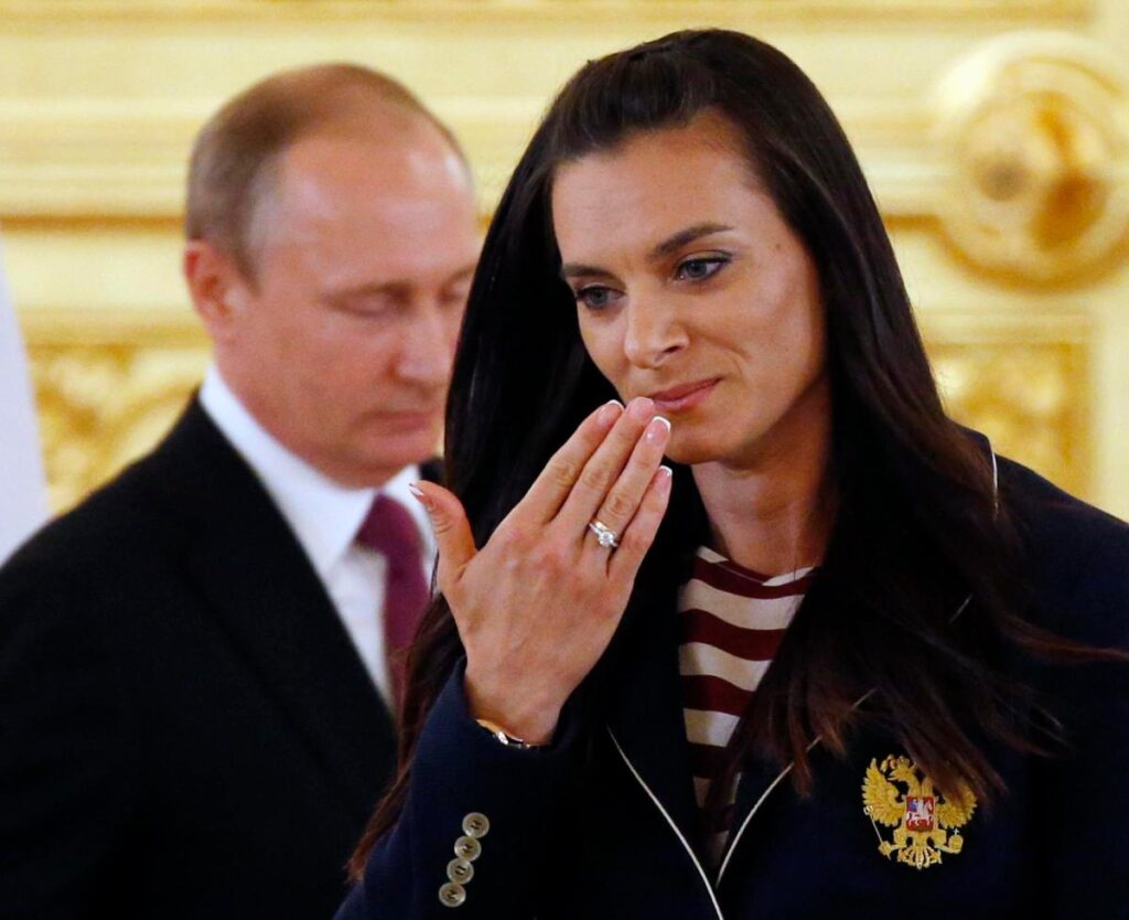 L’atleta e militare russa Yelena Isinbáyeva, sanzionata da Zelenski, si stabilisce a Tenerife